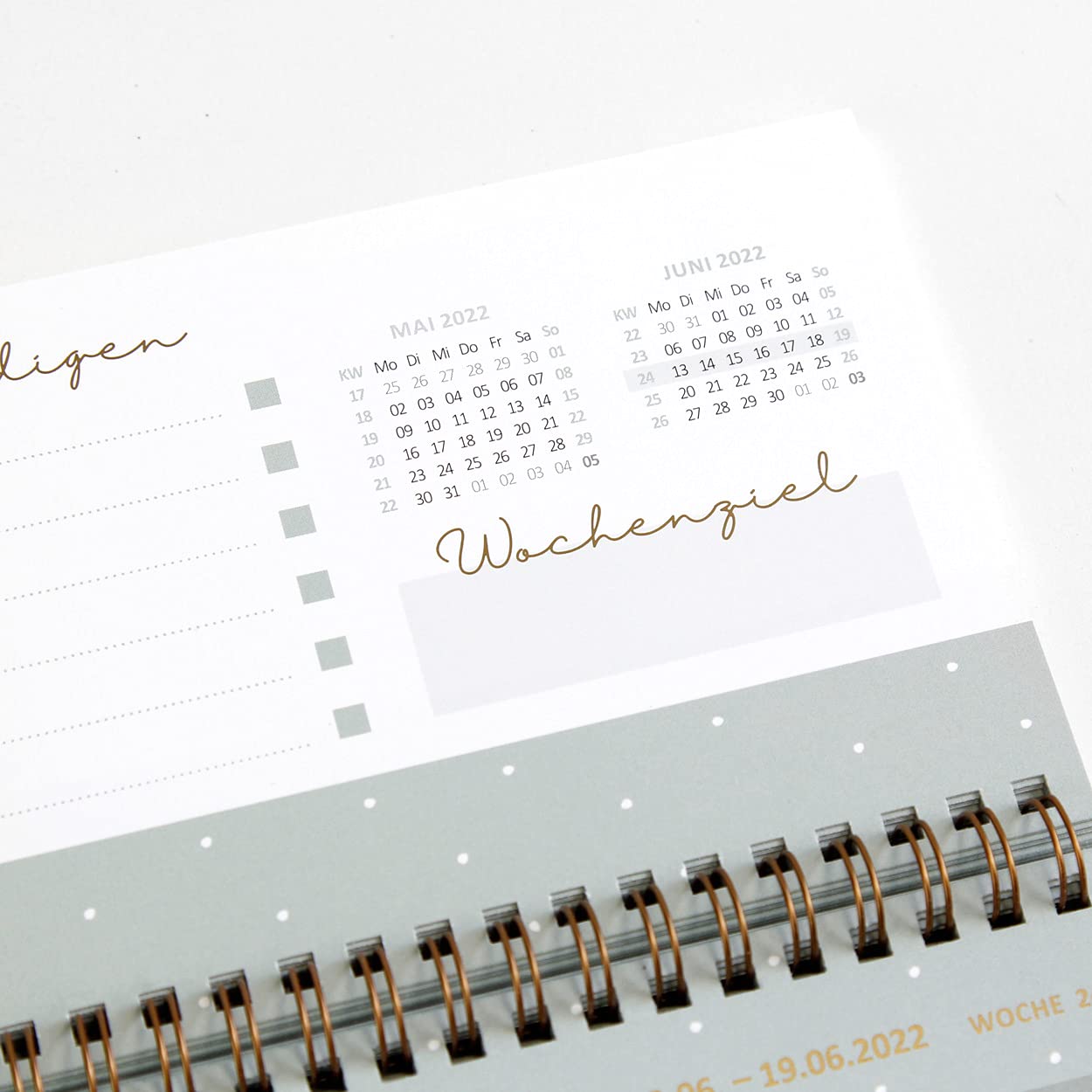 gr-tz-verlag-wochenplaner-tischkalender-quer-32-x-10-5-cm-bl-tter-design-mit-gol image 6